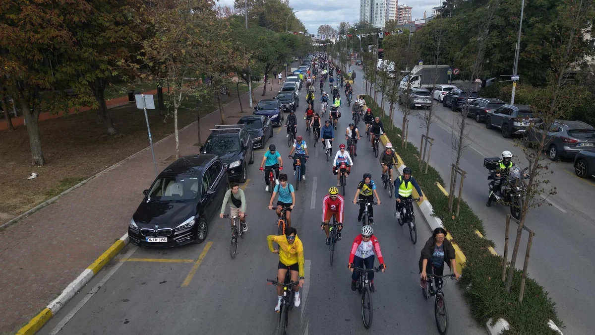 Bisikletliler Kadıköy'de "Şehir Senin, Pedal Çevir" etkinliğinde buluşacak