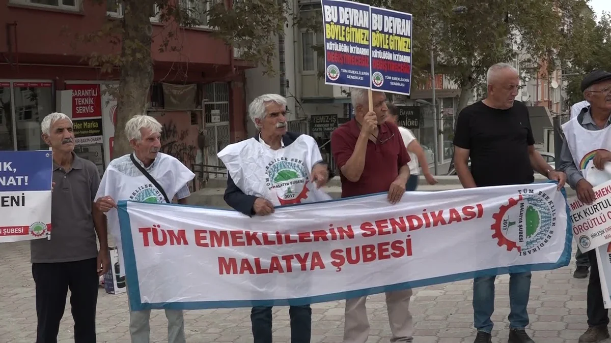 Emeklilerin "seyyanen zam" talebi: "Anayasa Mahkemesi davayı zaman geçirmeden görüşmeli"
