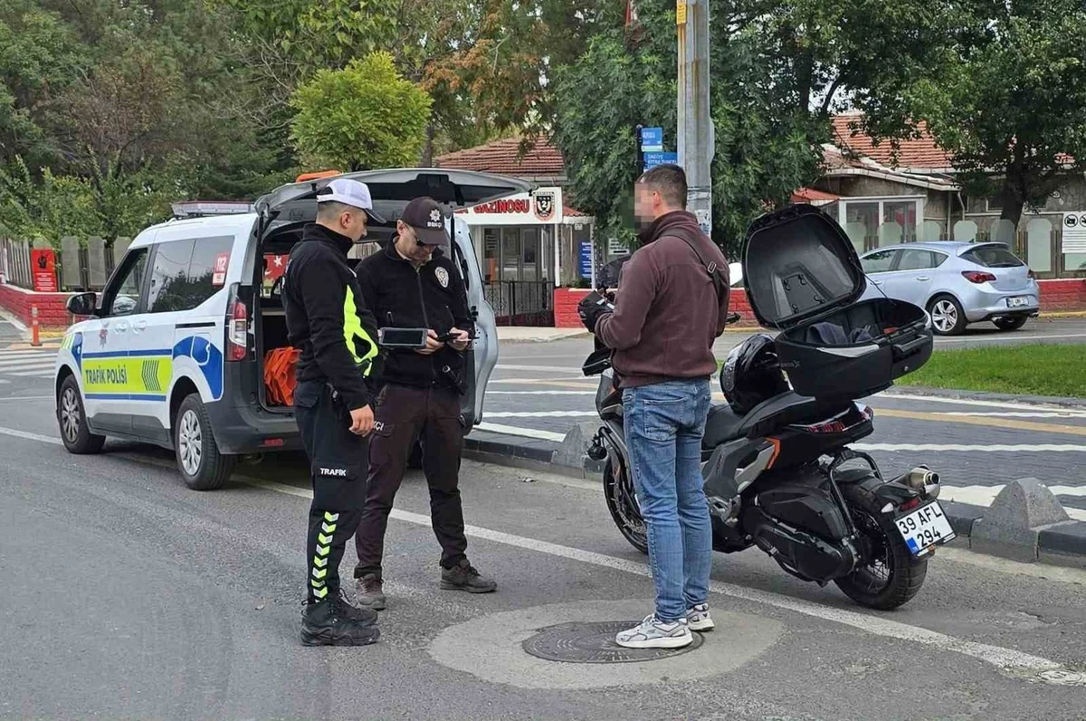 Tekirdağ Hayrabolu'da motosikletlilere ruhsat, ehliyet ve kask denetimi yapıldı