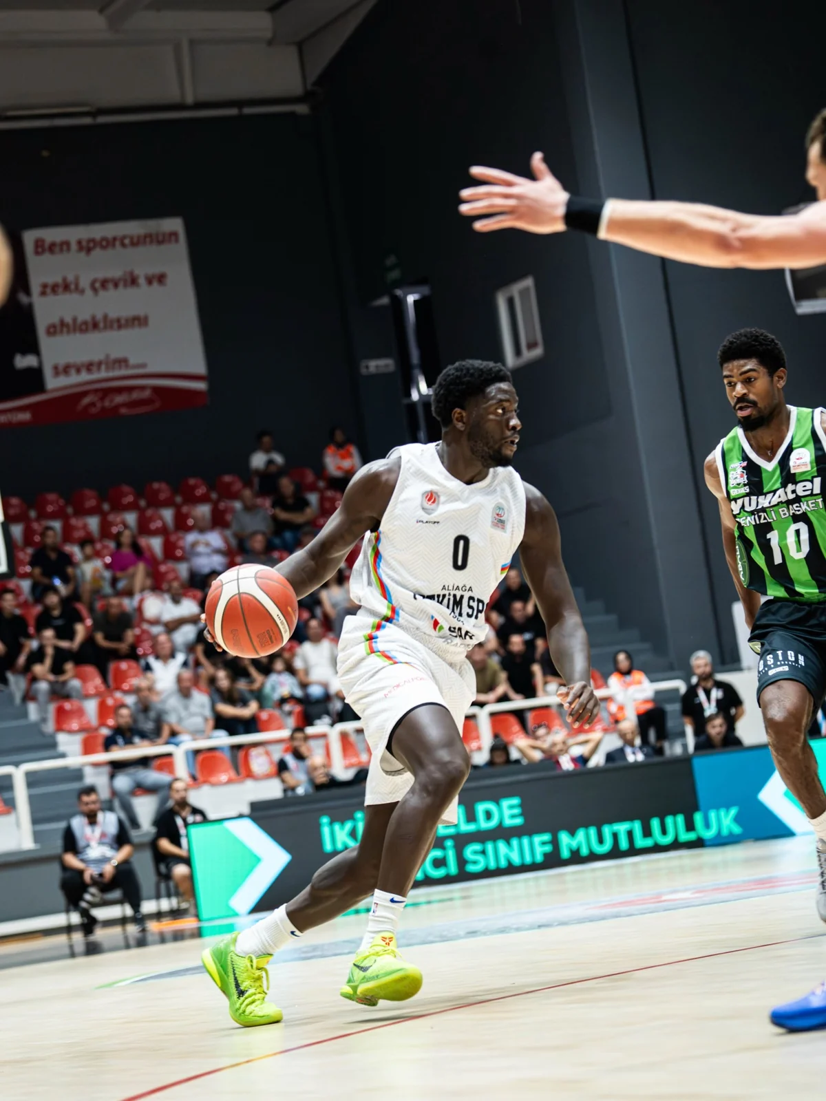 Aliağa Petkimspor, Basketbol Süper Ligi'nde Yukatel Denizli Basket'i 85-81 yendi