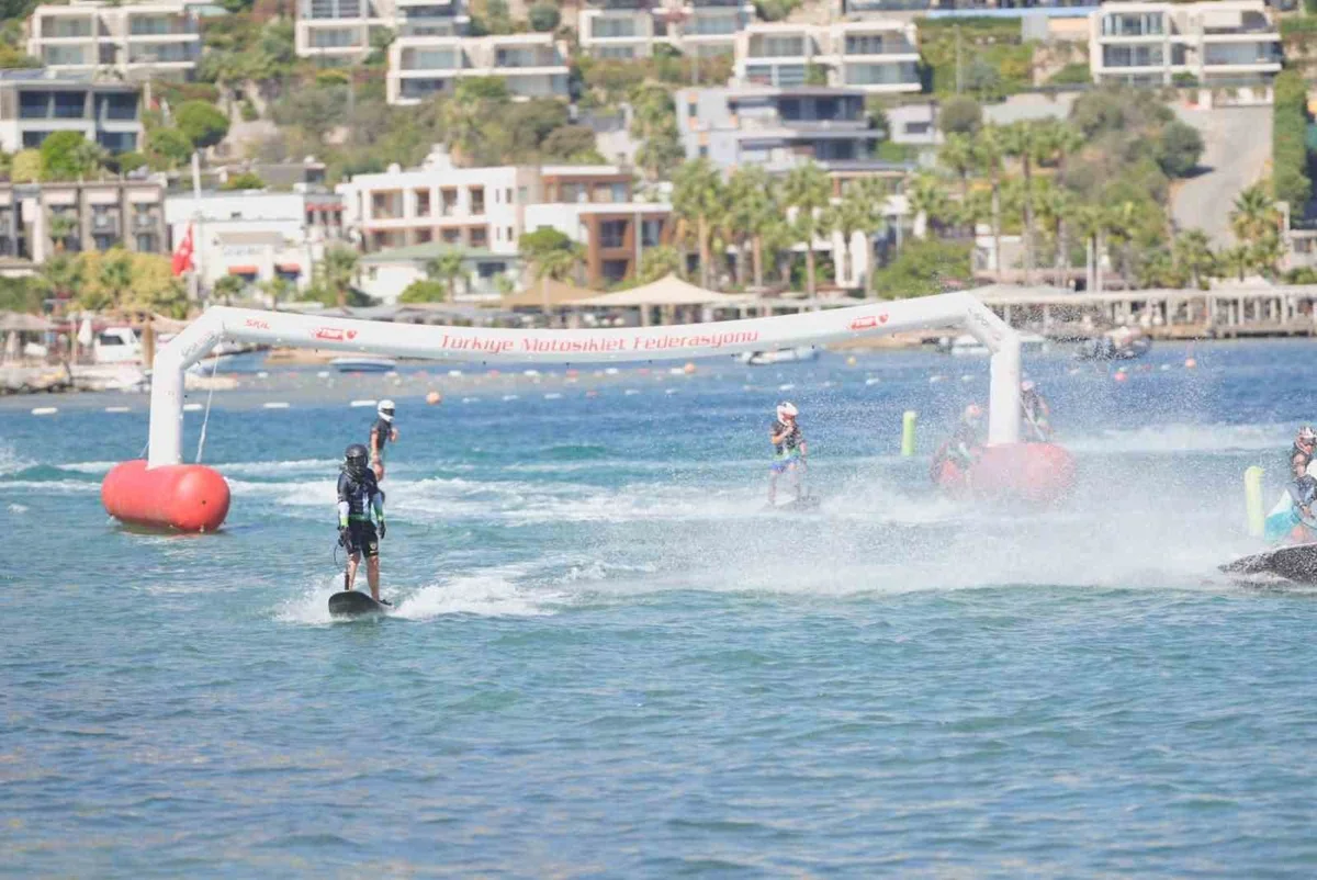 Bodrum'da Su Jeti ve MotoSurf Türkiye Şampiyonası'nda 83 sporcu mücadele etti