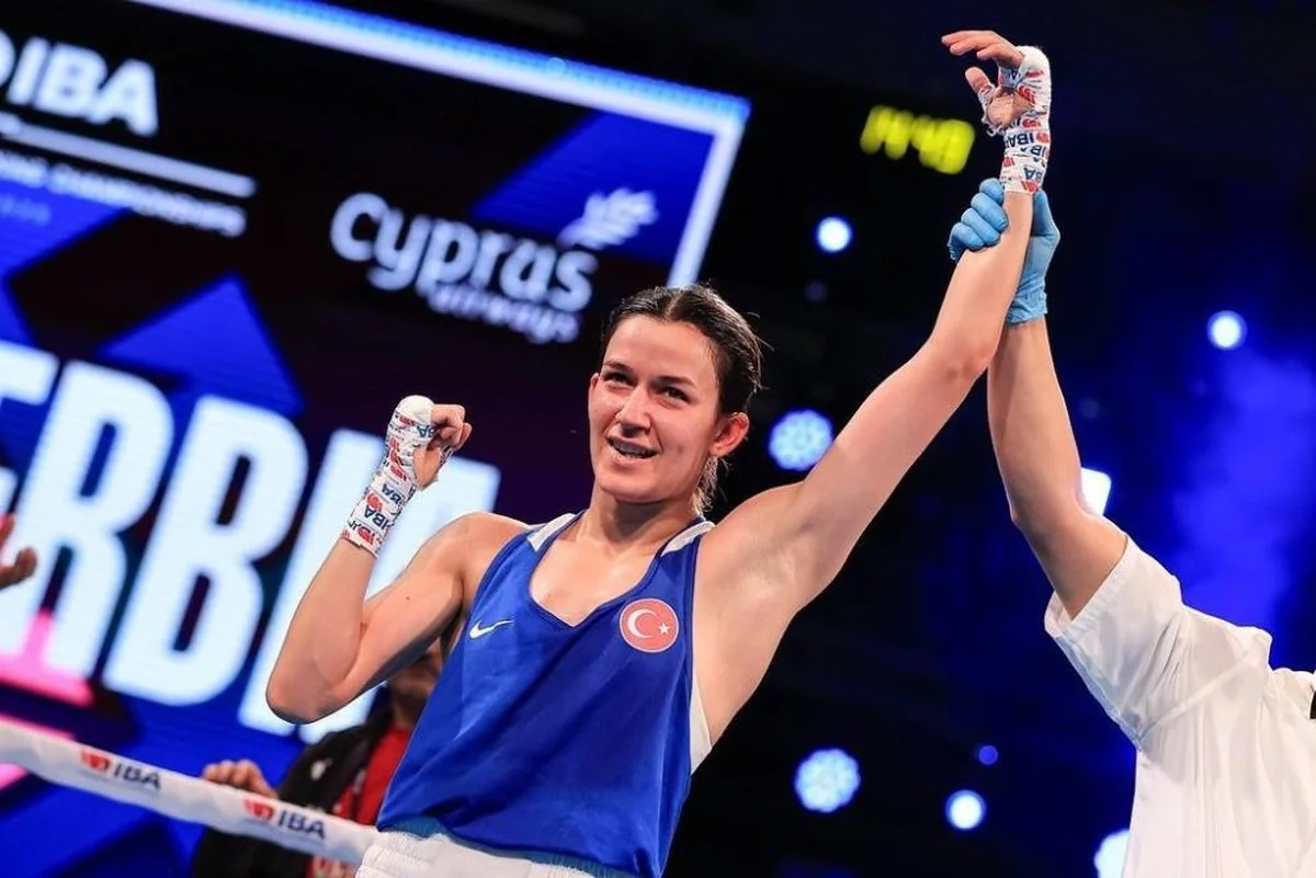 Boksör Hatice Akbaş, Avrupa Boks Şampiyonası'nda 51 kiloda altın madalya kazandı