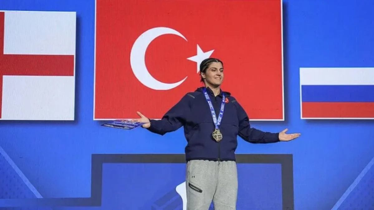 Busenaz Sürmeneli’den bir altın madalya daha