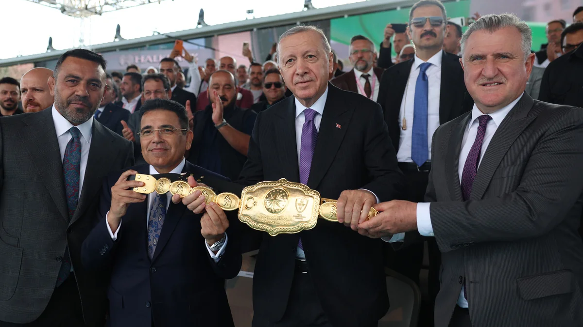 Cumhurbaşkanı Erdoğan Atatürk Havalimanı’ndaki final müsabakasını izledi