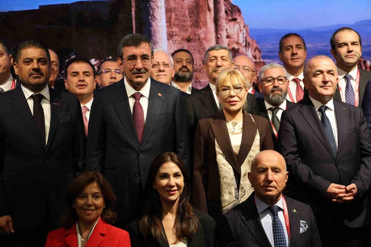 Cumhurbaşkanı Yardımcısı Yılmaz: "Ülkemizi kesinlikle bir maceraya atmayarak sağlam bir şekilde yolumuza devam ediyoruz"