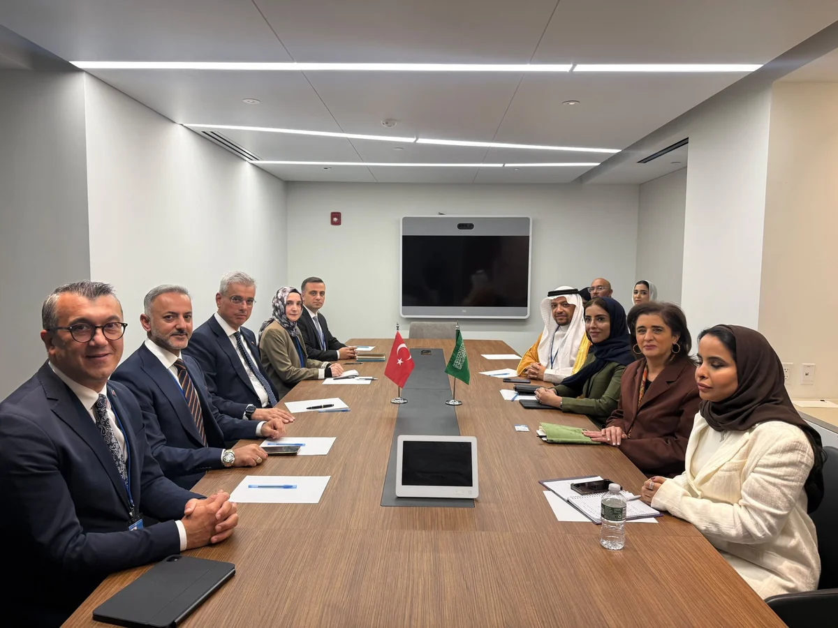 Sağlık Bakanı Memişoğlu New York'ta DSÖ ve Suudi Bakan Yardımcısıyla görüştü