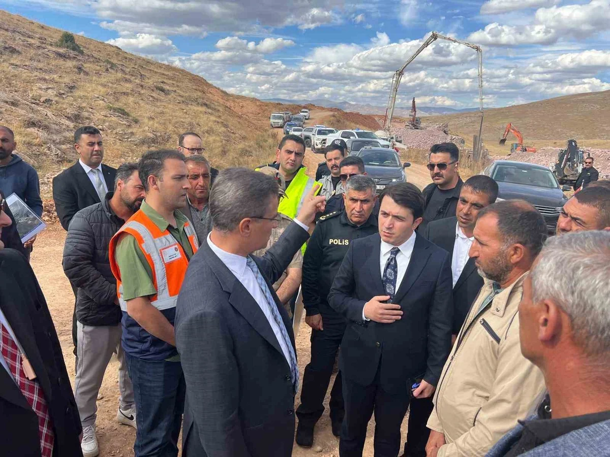 Vali Aydın Baruş’tan Tekman’a çıkarma: Yatırımları inceledi, vatandaşla buluştu