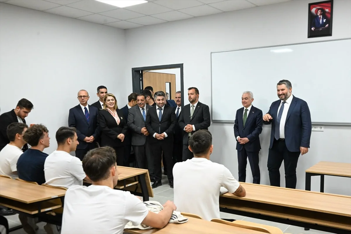 Bakan Yardımcısı İnan ve Vali Turan, Kırklareli OSB'de itfaiye birimini ziyaret etti