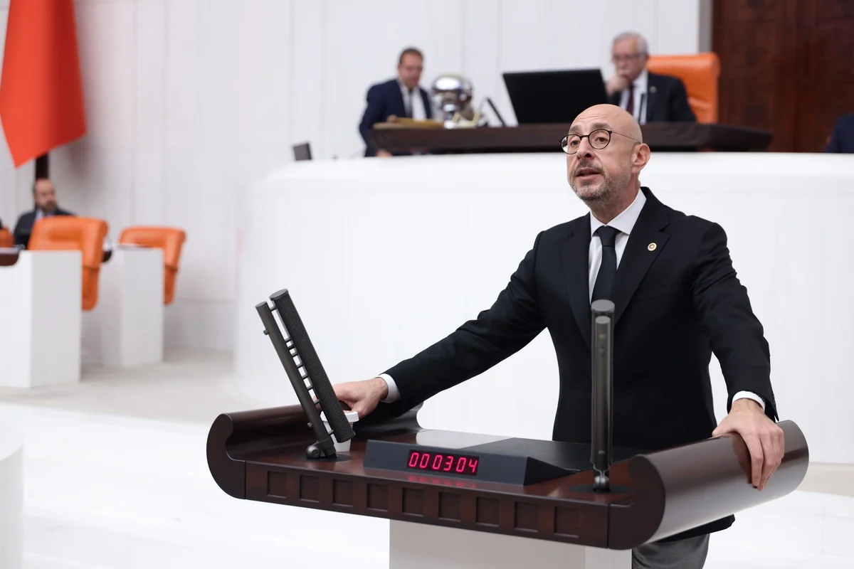 İYİ Partili Poyraz'dan AK Partili Çelik'e: "'Ortada bir iddia varsa' ile başlayan cümle kurmak için biraz geç kaldınız"