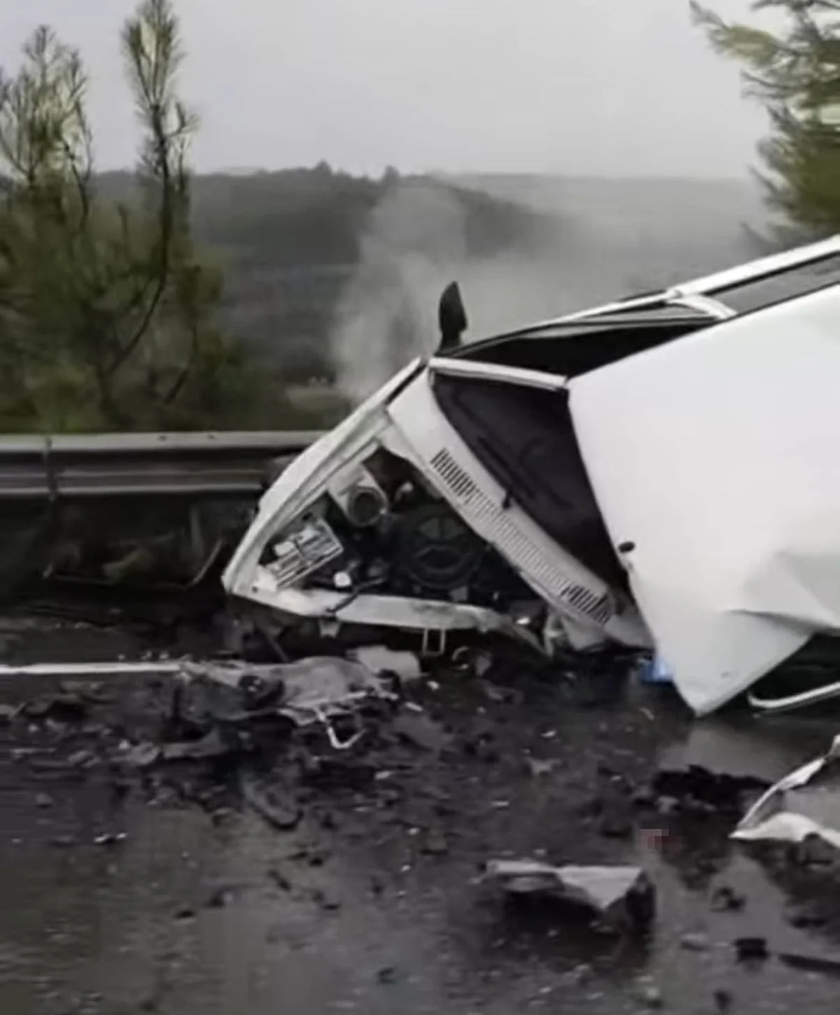 Muğla Ula'da iki otomobil çarpıştı, kazada 1 kişi öldü 2 kişi yaralandı