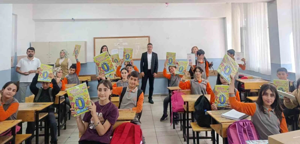 Van Gürpınar'da öğrenciler VR gözlükleriyle bilim ve teknoloji deneyimledi