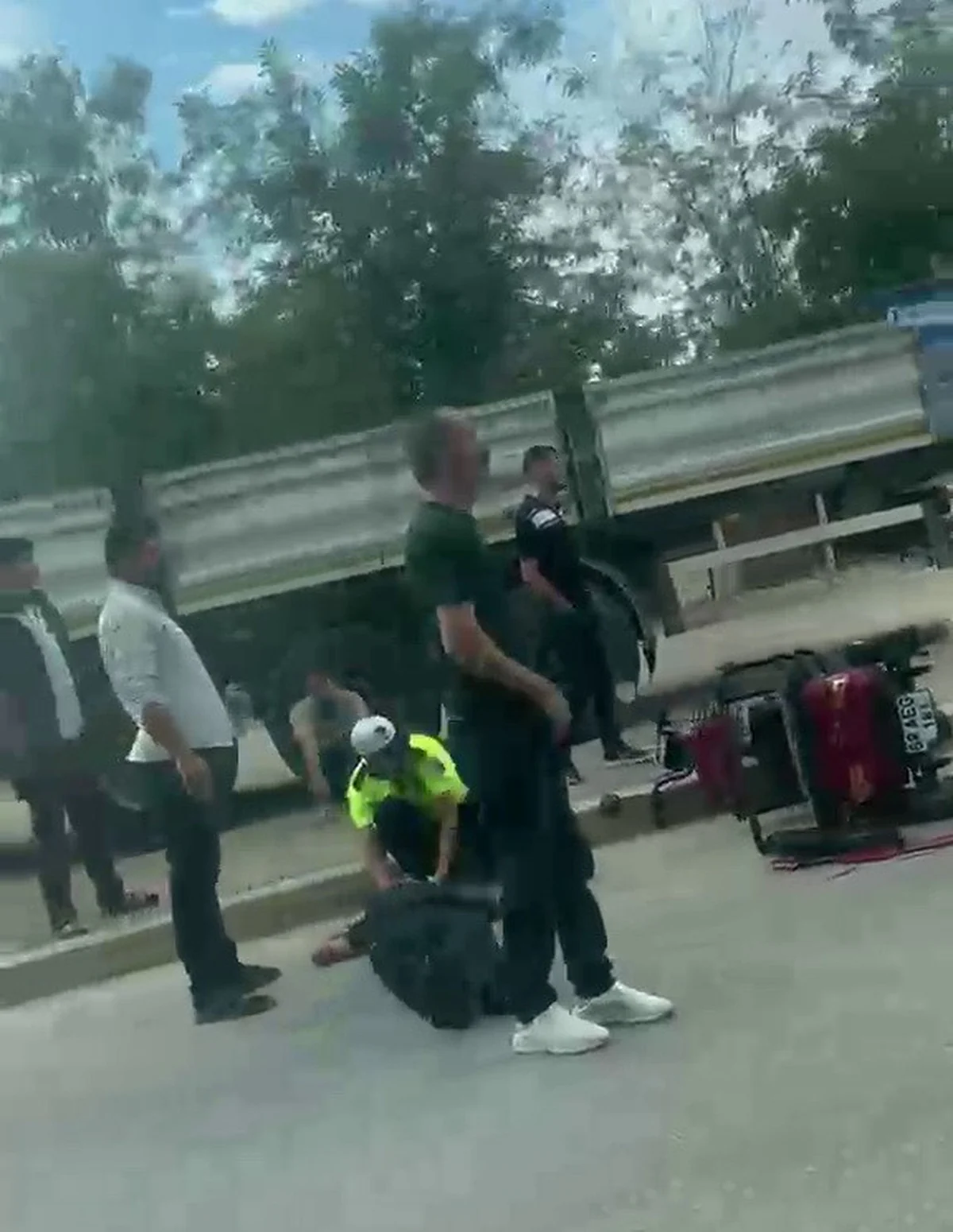 Adıyaman'da Atatürk Bulvarı'nda motosiklet ile otomobil çarpıştı, 1 kişi yaralandı