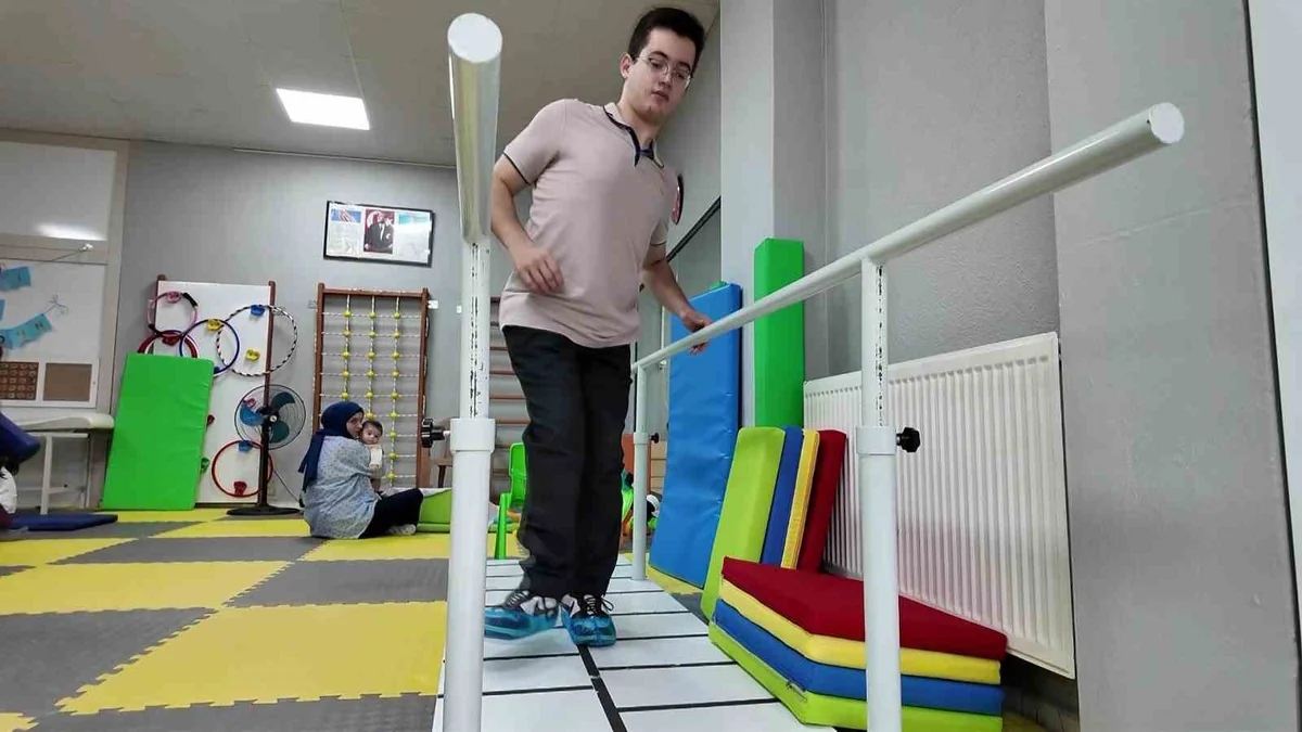 Amasya Suluova'da bedensel engelli genç tıp fakültesini tam burslu kazandı