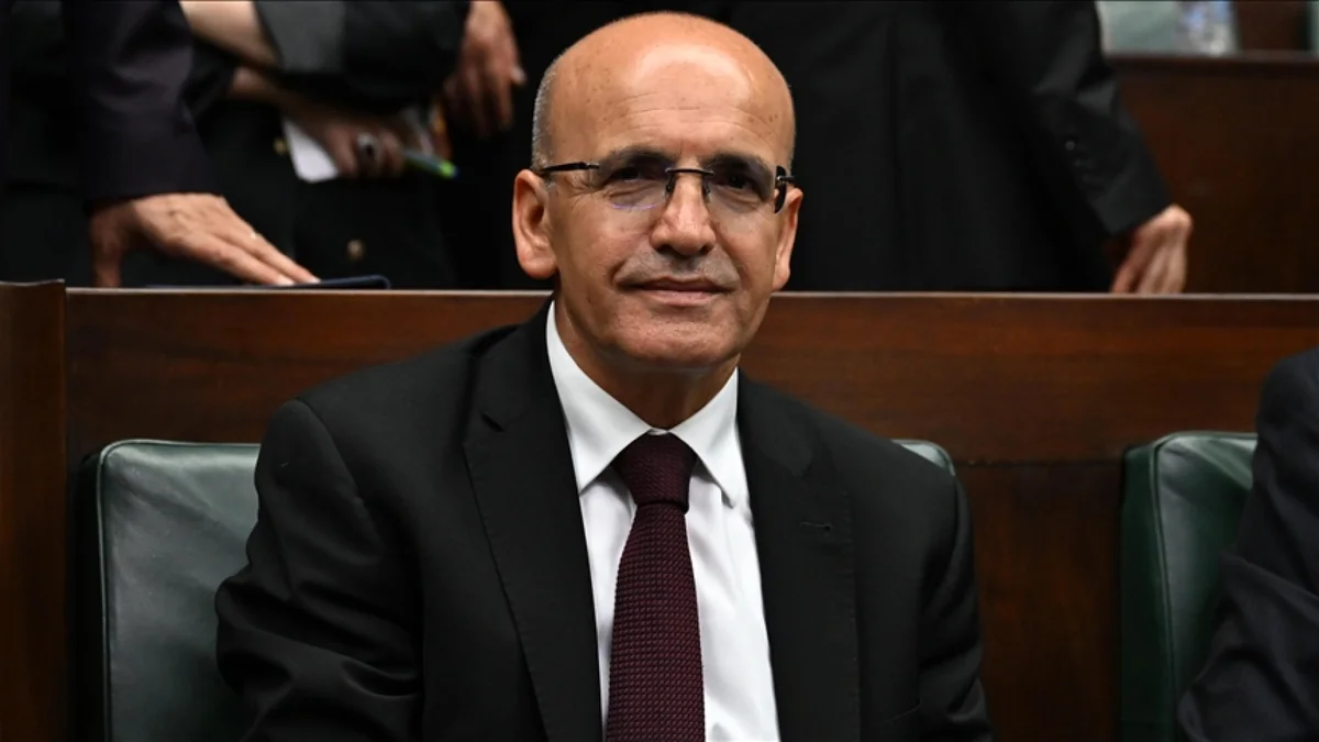 Bakan Şimşek: “Piyasa bozucu işlemler ile ilgisi bulunmayan kişi ve şirketlere yönelik işlem yapılmayacak”