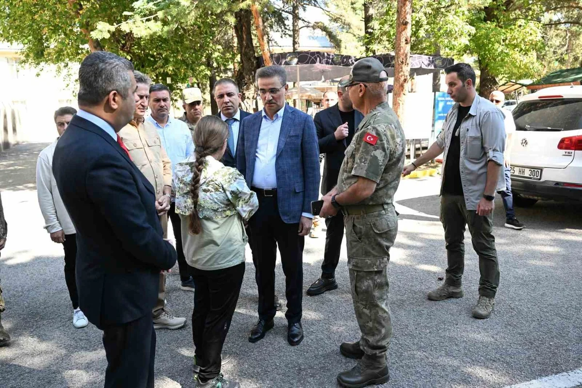 Erzurum Valisi Baruş, Erzurum Lisesi'ne devredilen Çakmak Hastanesi binasını inceledi