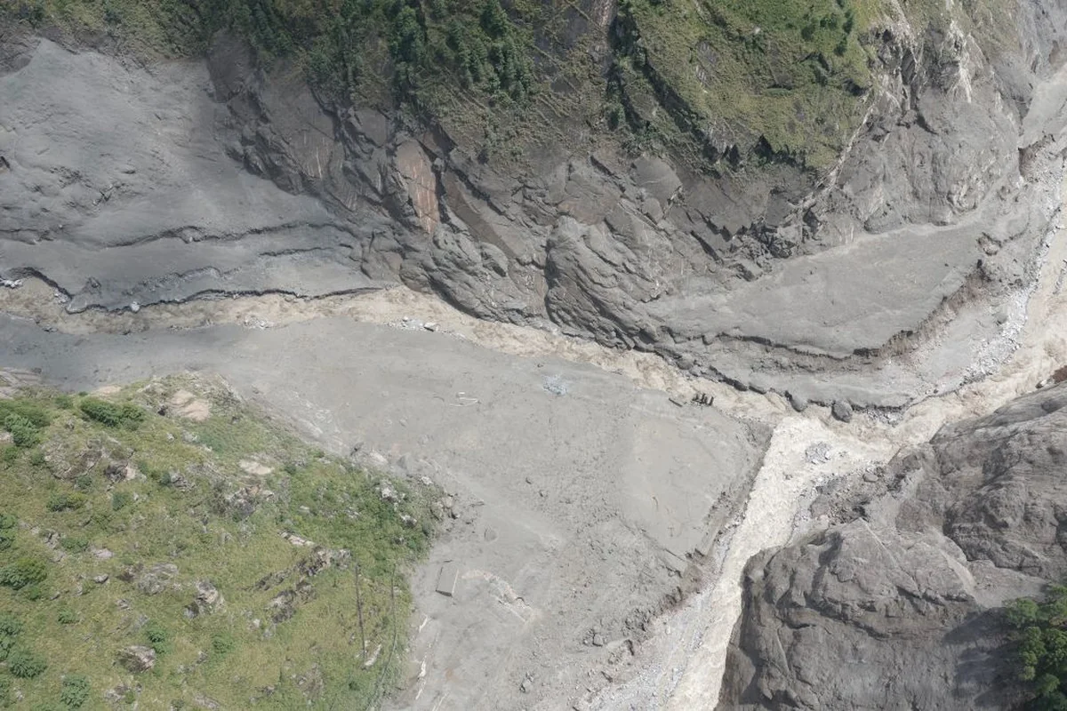 Nepal'deki Himlung Himal'de çığ 2 can aldı, 14 kişi hâlâ kayıp