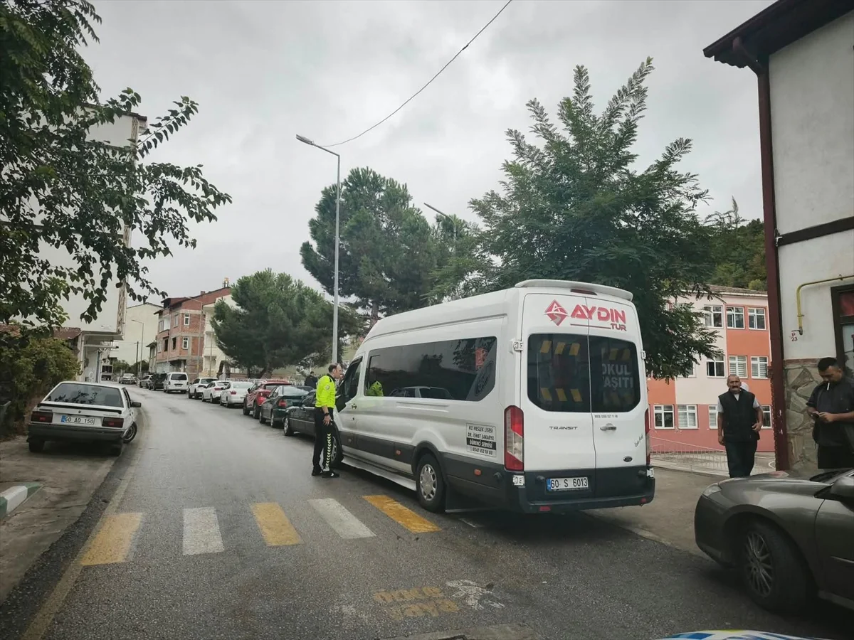 Niksar Kaymakamlığı okul çevrelerinde denetim yaptı, 24 servis kontrol edildi