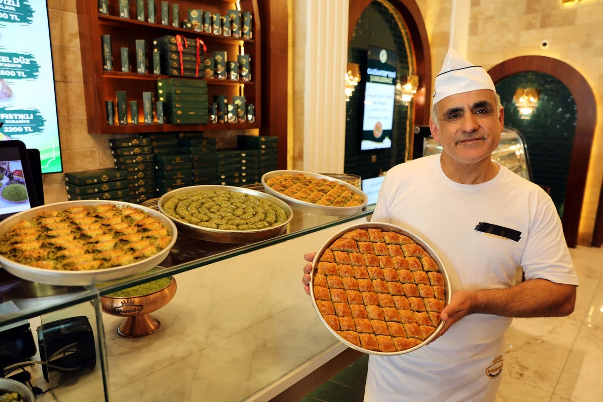 ABD'de baklava ustası olan Adnan Yılmaz, SpaceX'e Gaziantep baklavası gönderdi