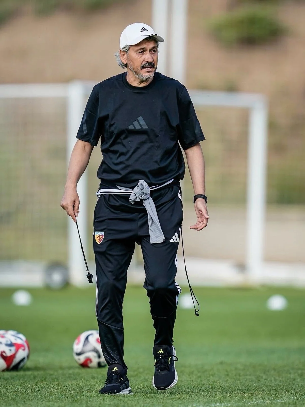 Atila Gerin, Kayserispor'un 19 puanla zirvede olmasını savunma oyununa bağladı