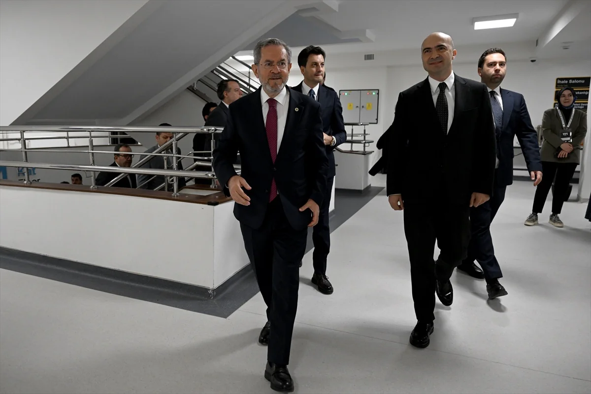 AÜ TEKMER toplantısında Rektör Ünüvar 8. sıraya yükselişi ve hedefleri anlattı