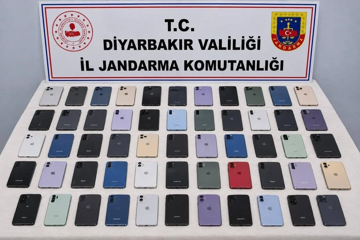 Diyarbakır'da jandarma operasyonlarında 14 bin 803 paket kaçak sigara ele geçirildi