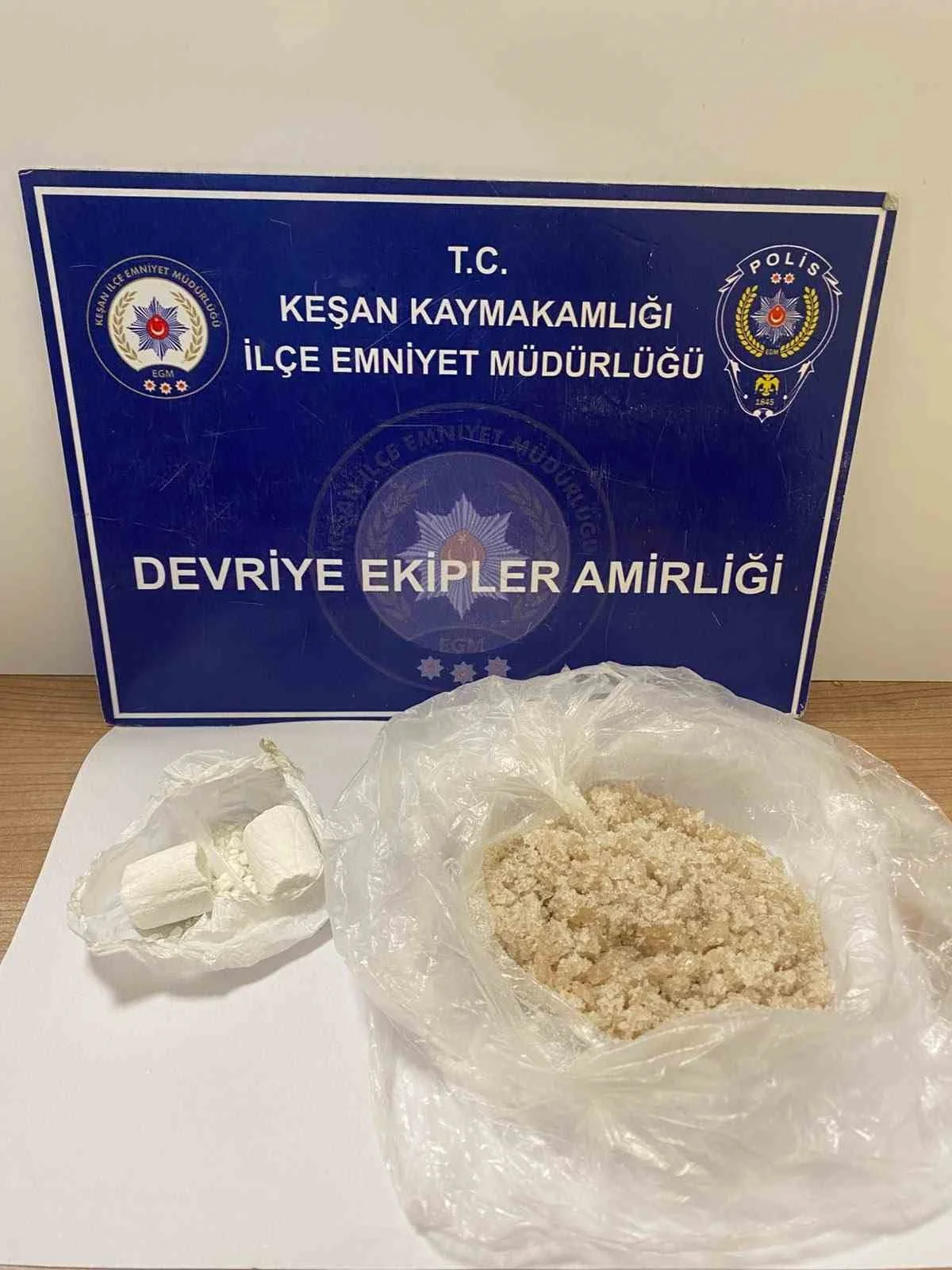 Edirne Keşan'da takside 132,32 gram metamfetamin ve 25,29 gram kokain ele geçirildi
