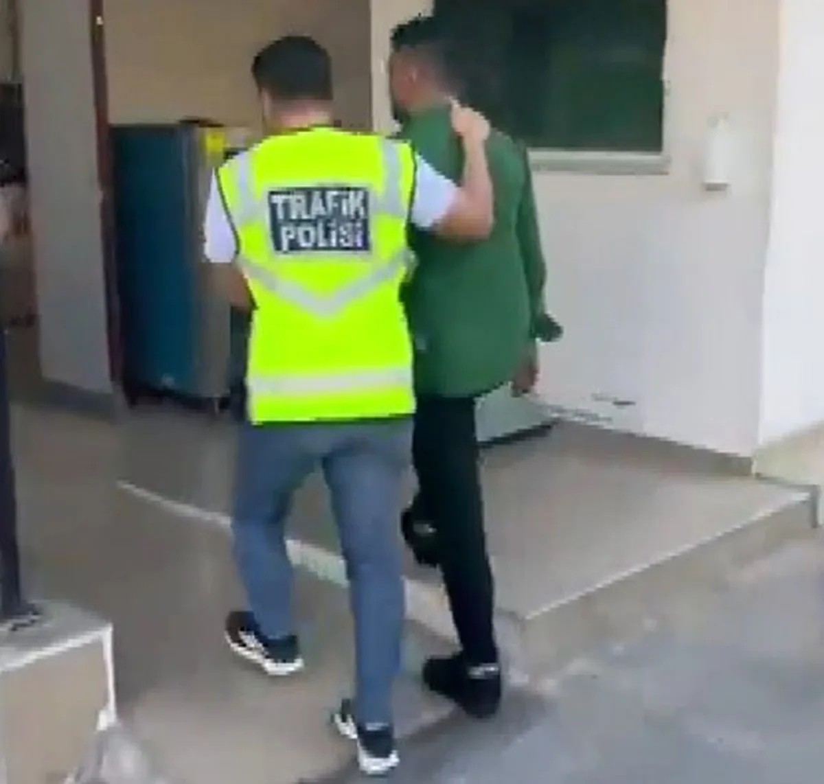 Gaziantep'te drift ve konvoy yapıp yolu kapatan 10 araca 566 bin TL ceza kesildi
