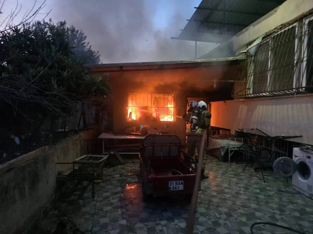 Hatay Antakya'da ev yangını kısa sürede kontrol altına alındı, can kaybı yok