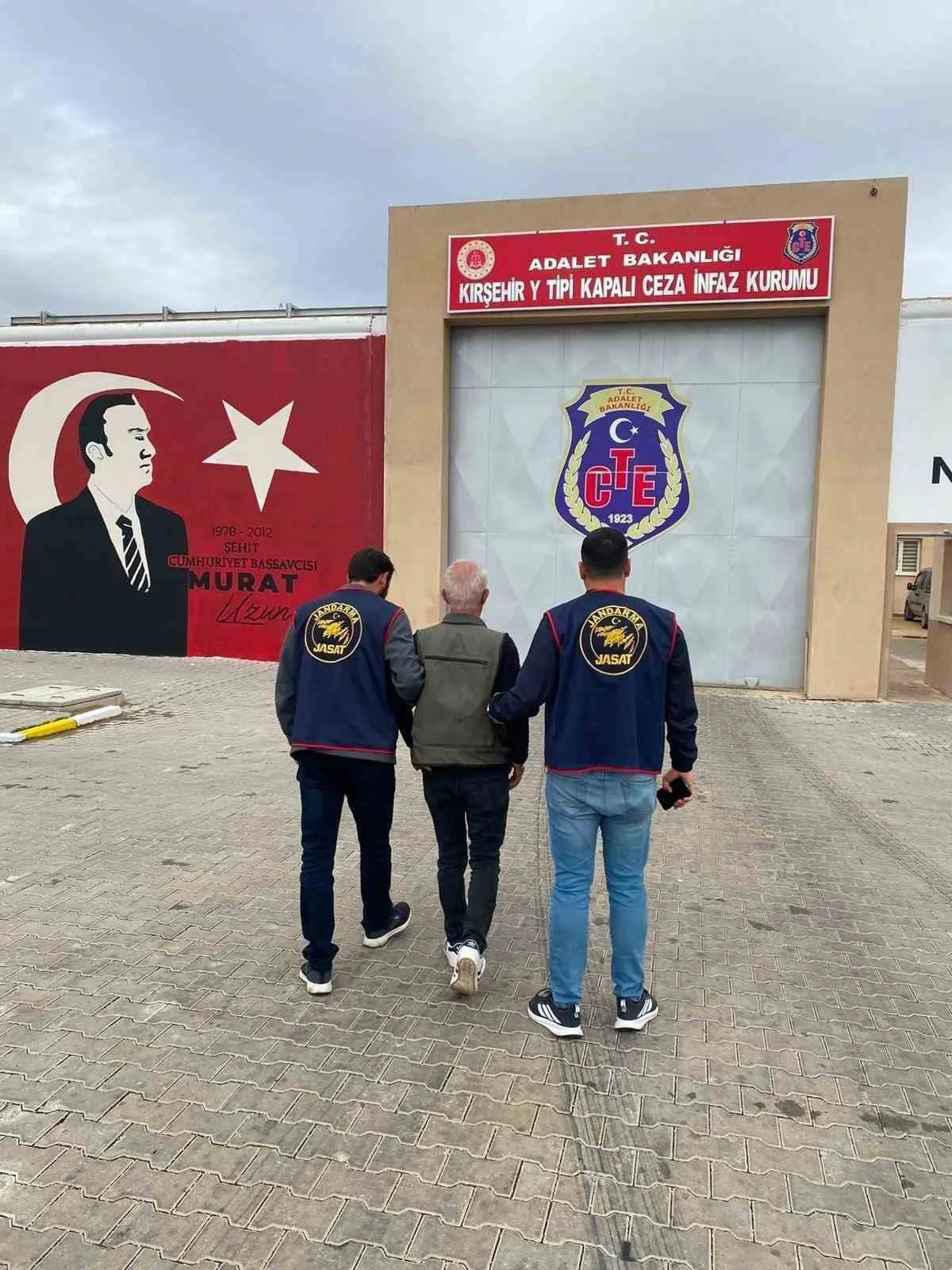 Kırşehir'de kesinleşmiş hapis cezasıyla aranan şahıs JASAT tarafından yakalandı