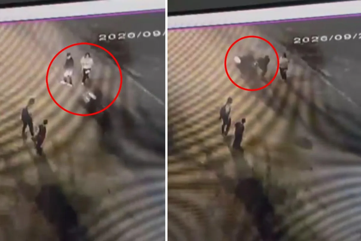 Kızıyla ekmek almaya giderken motosiklet çarptı! Korku dolu anlar kamerada