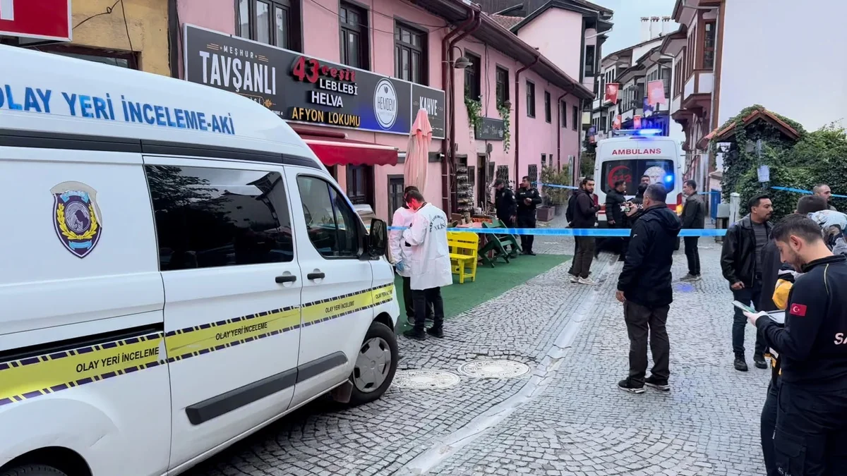 Kütahya'da işlettiği dükkanda bıçaklanan iki çocuk annesi öldü, zanlı yakalandı.
