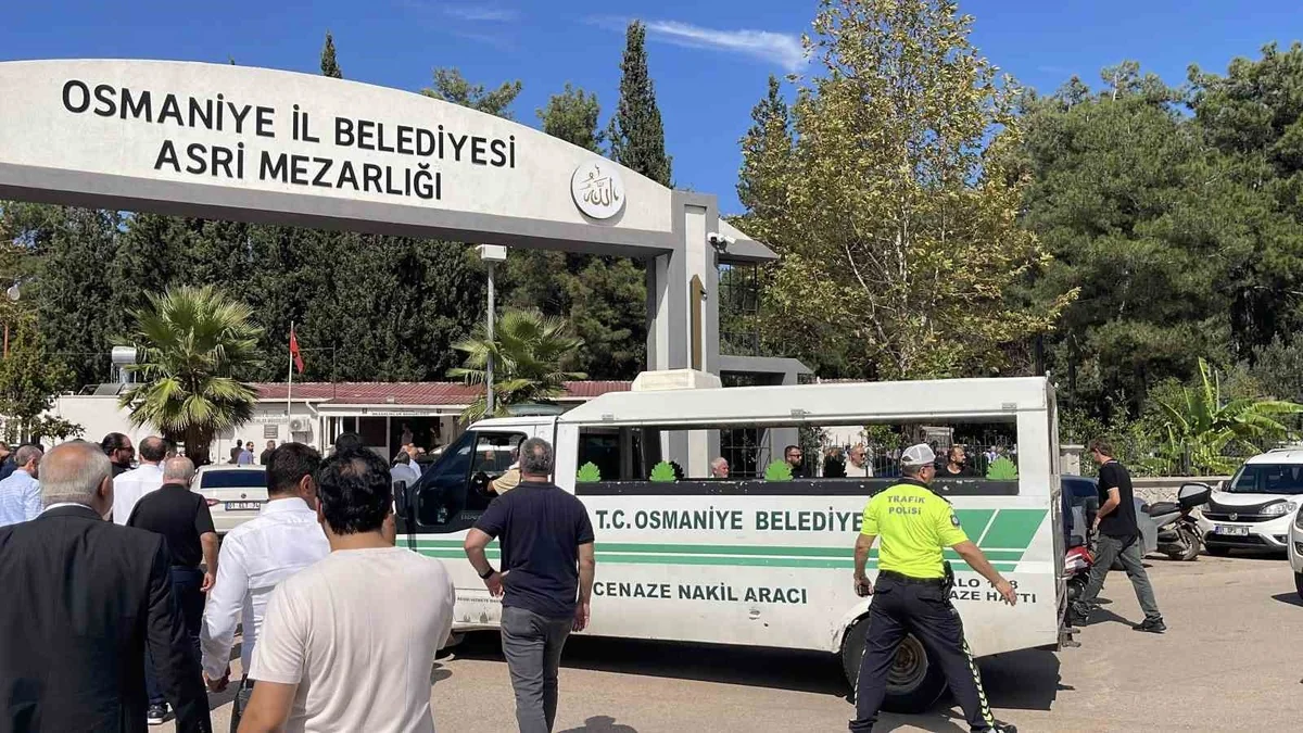 Osmaniye’de saldırıda hayatını kaybeden öğretmen son yolculuğuna uğurlandı