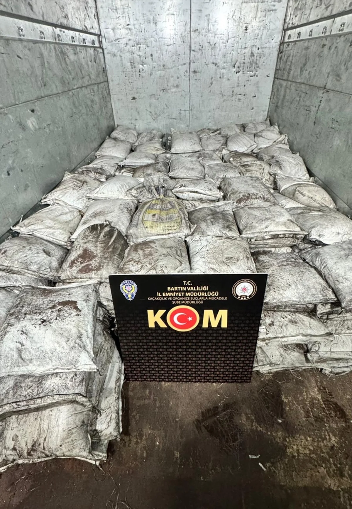 Bartın'da 8 ton titanyum olduğu değerlendirilen madde bulundu, 3 şüpheli gözaltına alındı