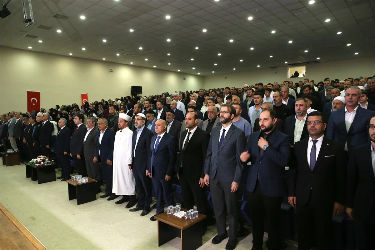 Bitlis'te iki Kur'an kursundan 86 hafize icazet belgesi aldı