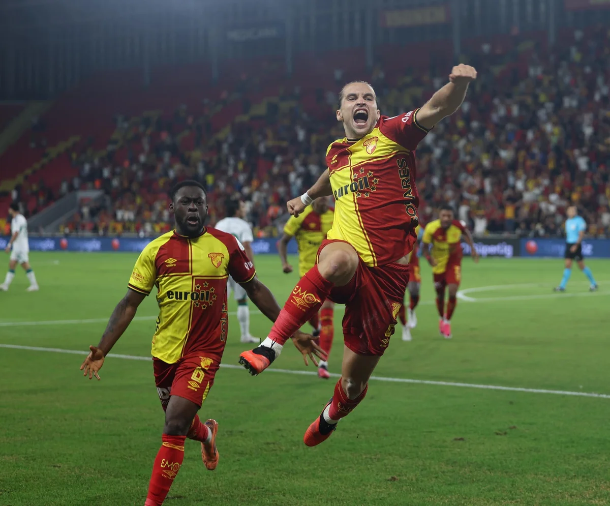 Göztepe, ilk 6 haftada 24.1 yaş ortalamasıyla Süper Lig'in en genç ilk 11'ini kurdu