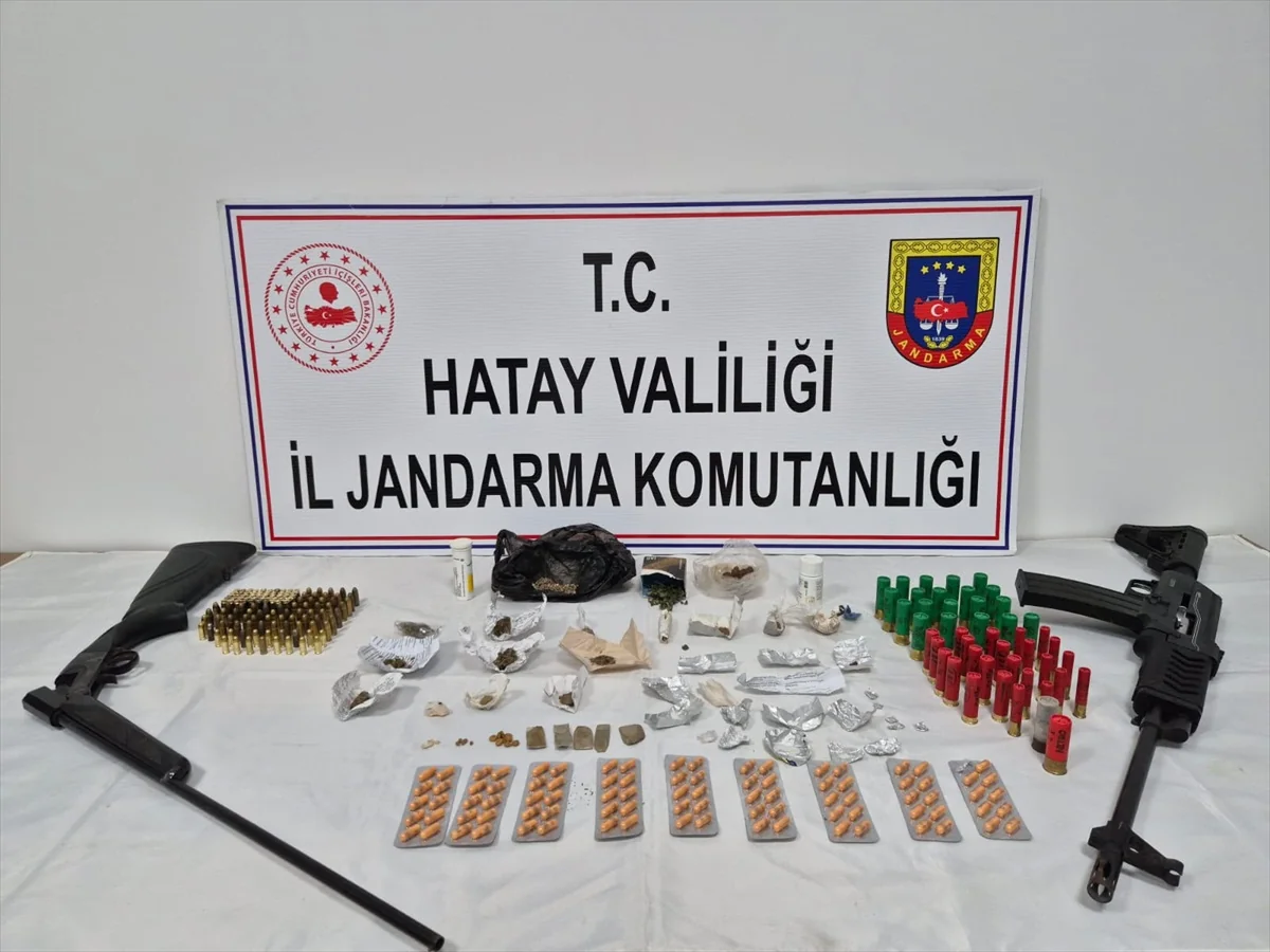 Jandarma, Hatay Dörtyol'da uyuşturucu operasyonunda 4 şüpheliyi gözaltına aldı