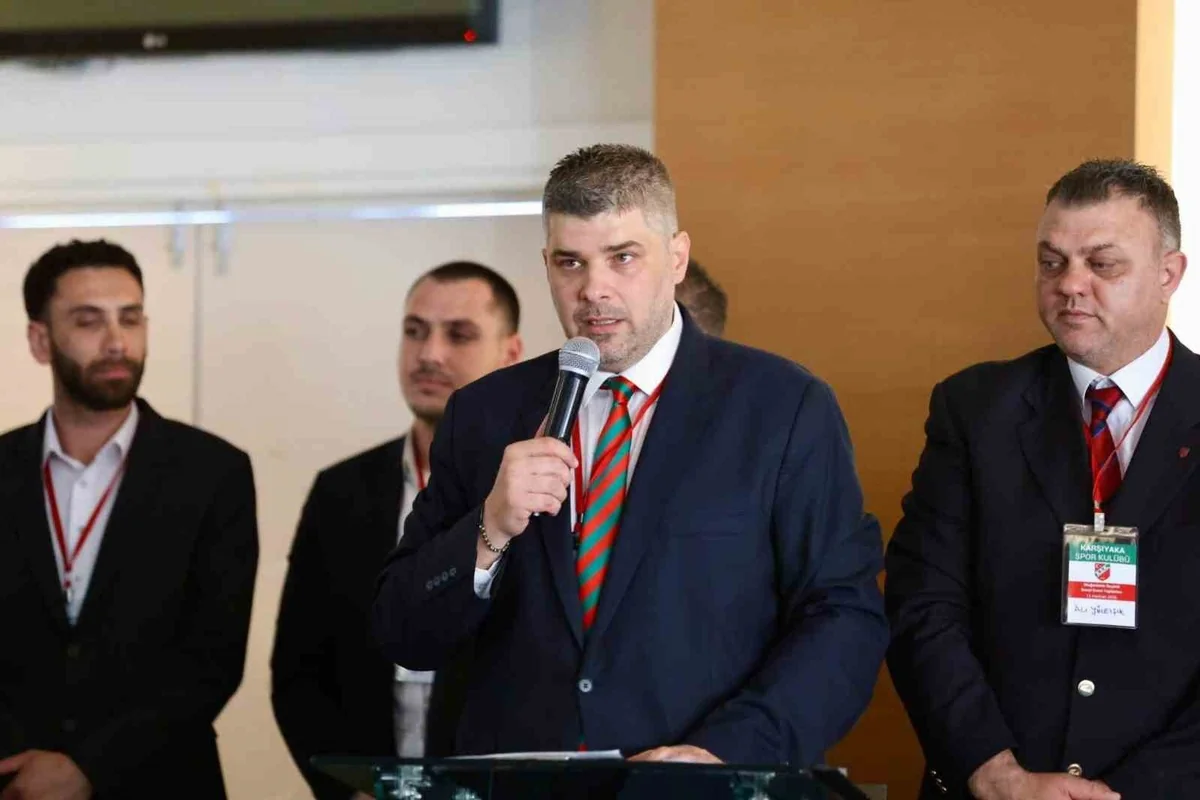 Karşıyaka'da Basatemür'le yollar ayrıldı, takımın başına Zafer Uysal getirildi