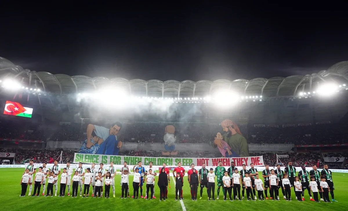 Konyaspor ile Filistin Milli Takımı'nın dostluk maçında kardeşlik kazandı