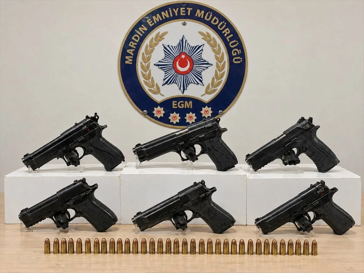 Mardin'de operasyonlarda ruhsatsız 6 tabanca ve 33 fişek ele geçirildi