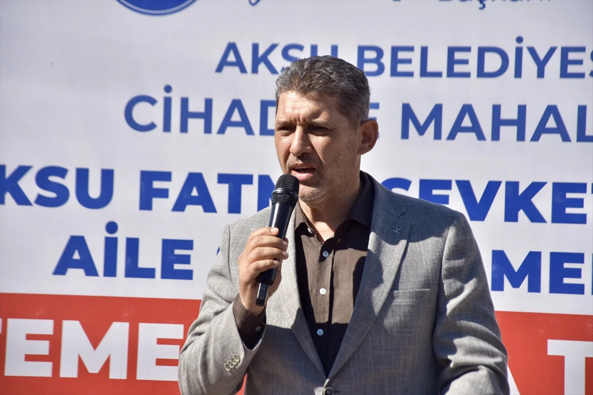 Mehmet Yüksel'in katkısıyla Antalya Aksu'da 9 hekimli sağlık merkezinin temeli atıldı