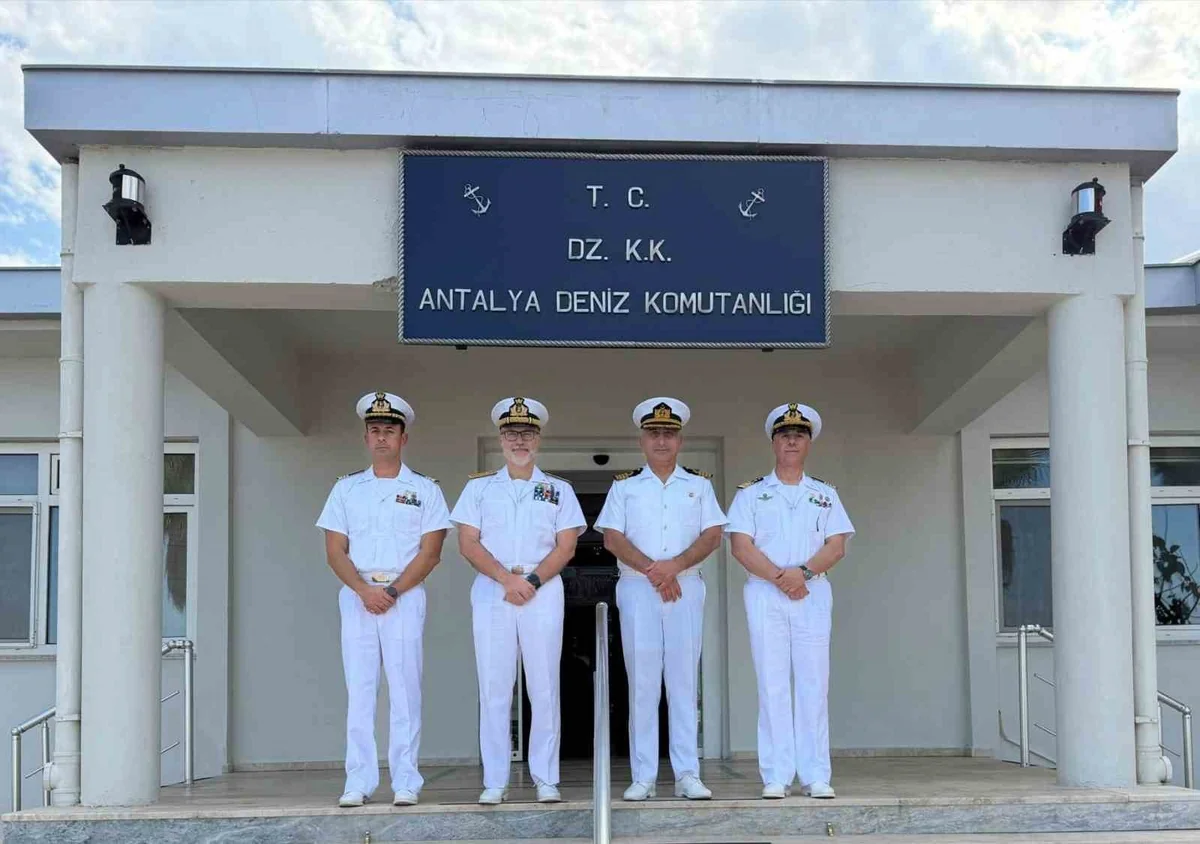 MSB, İtalya fırkateyni ITS Luigi Rizzo'nun Antalya'ya liman ziyareti yaptığını bildirdi