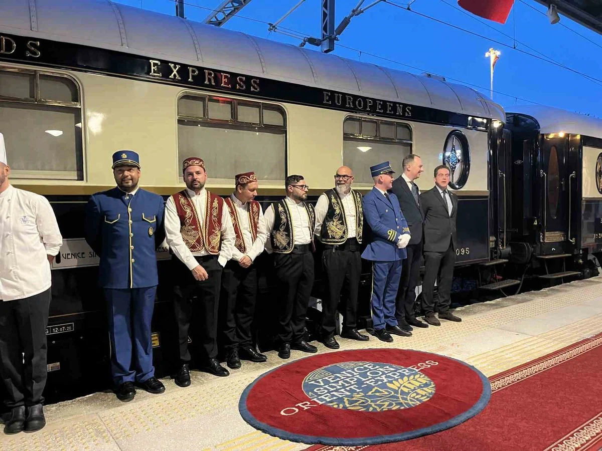 Paris'ten hareket eden Orient Express 70'ten fazla yolcuyla İstanbul'a ulaştı