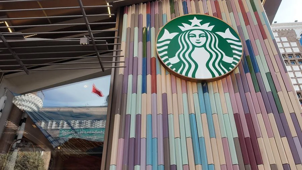 Starbucks, Xinjiang'ın Urumqi kentinde iki şube açarak hizmete başladı