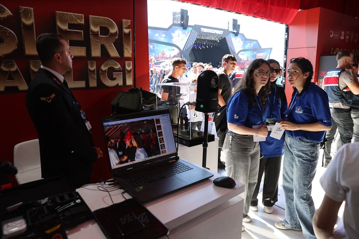 TEKNOFEST Güneydoğu'da yapay zeka destekli Karagöz jandarma güvenliğine destek oluyor