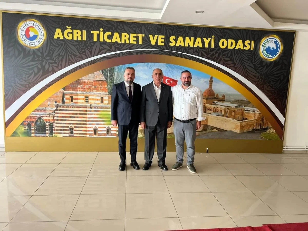 ZÜCDER heyeti Ağrı'da ATSO'yu ziyaret ederek ortak projeleri görüştü