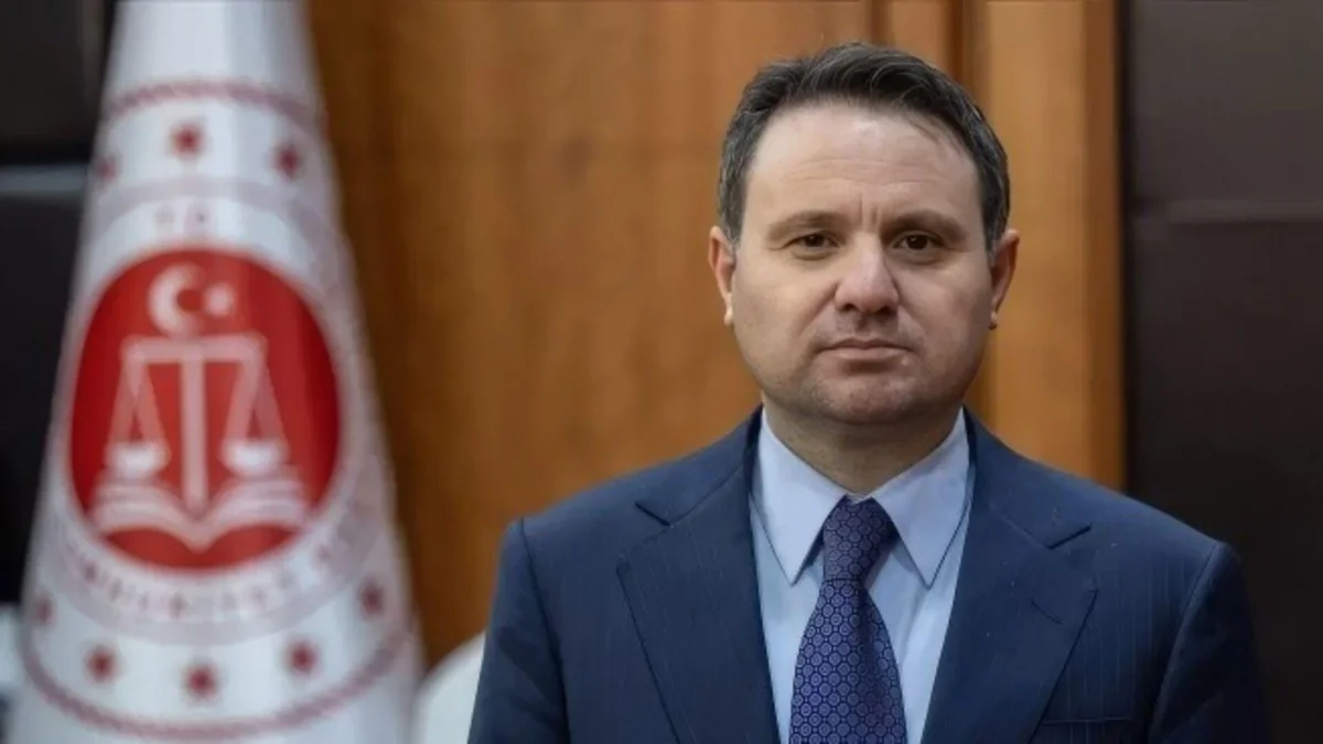 Bakan Gürlek: Villalar, araçlar hak sahiplerinin alacaklarının karşılanmasında kullanılacak