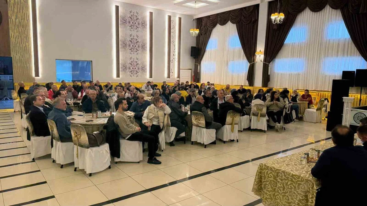 Bandırma'da okul servis şoförü ve rehber personeline trafik güvenliği eğitimi verildi