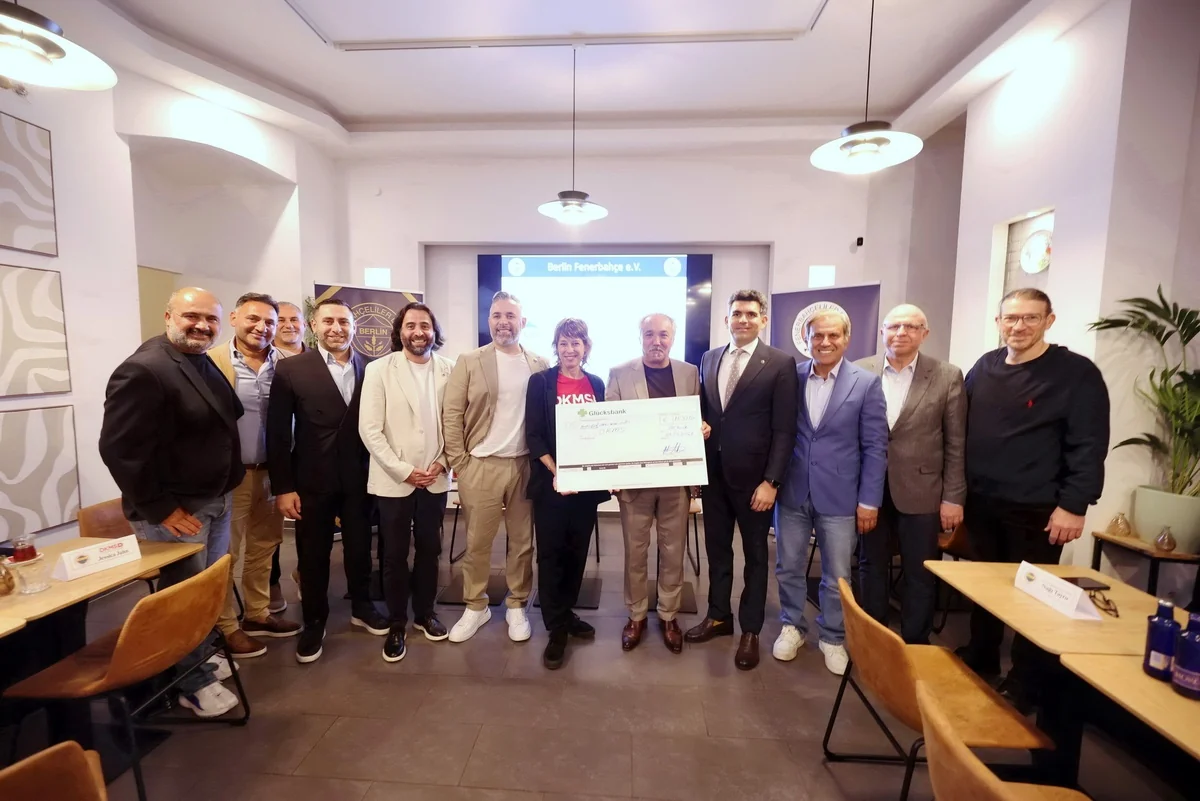 Berlin Fenerbahçeliler Derneği, 15 bin 320 avroyu DKMS'ye bağışladı