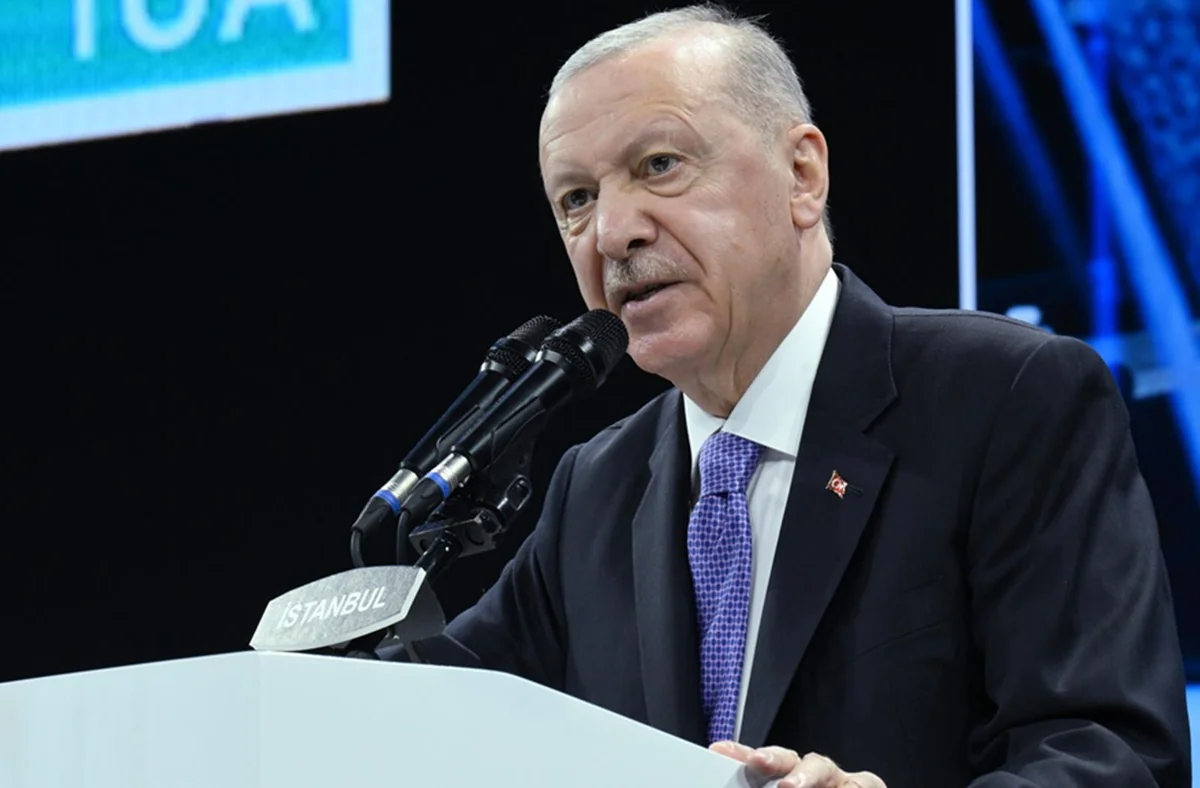 Cumhurbaşkanı Erdoğan: Durmak yok, dimdik ayaktayız