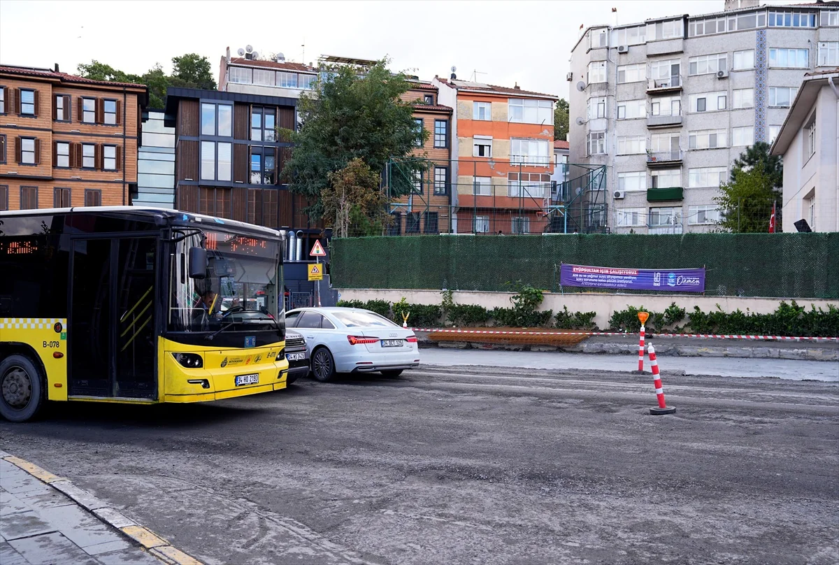 Eyüpsultan'da İSKİ çalışması trafik yoğunluğuna neden oldu, sürücüler tepki gösterdi